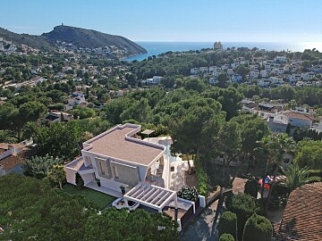 Extraordinaria villa con vistas al mar y a la naturaleza en moraira in Maisons de Mer
