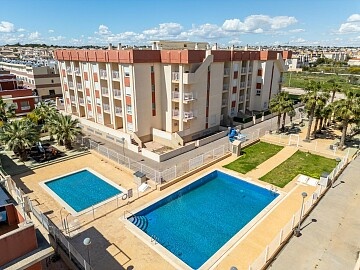 Complejo residencial regenerado en lomas de cabo roig - apartamentos reformados in Maisons de Mer